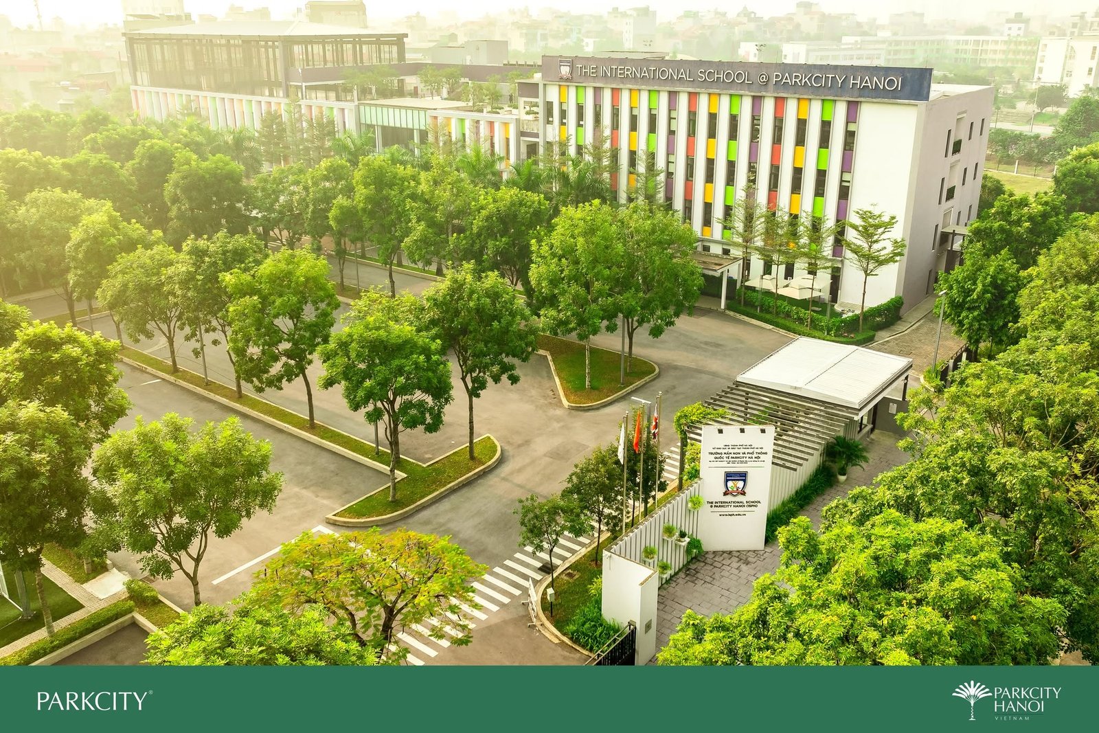 Clubhouse, bể bơi và sân thể thao tại ParkCity Hà Nội